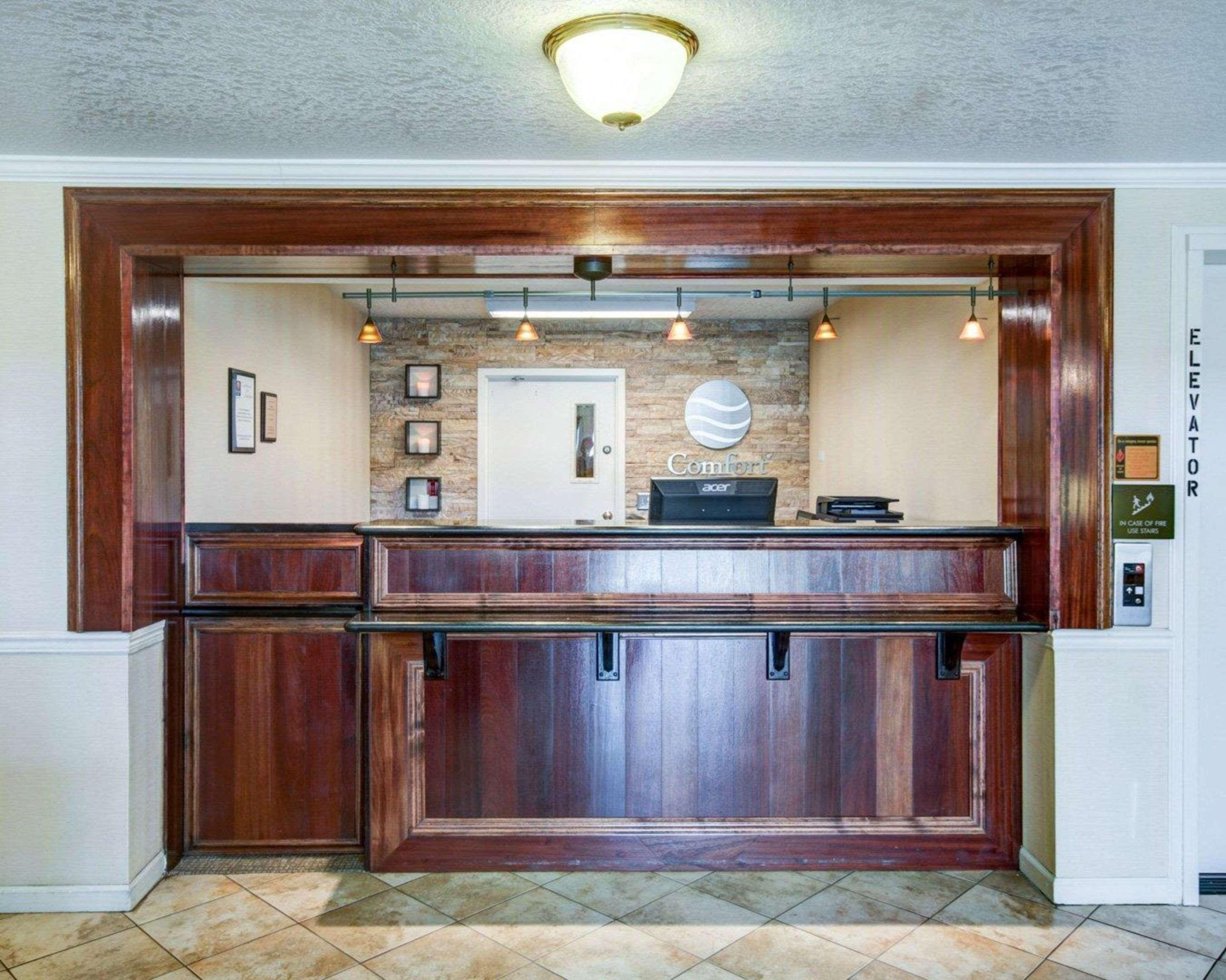 Comfort Inn Redding Near I-5 Екстериор снимка