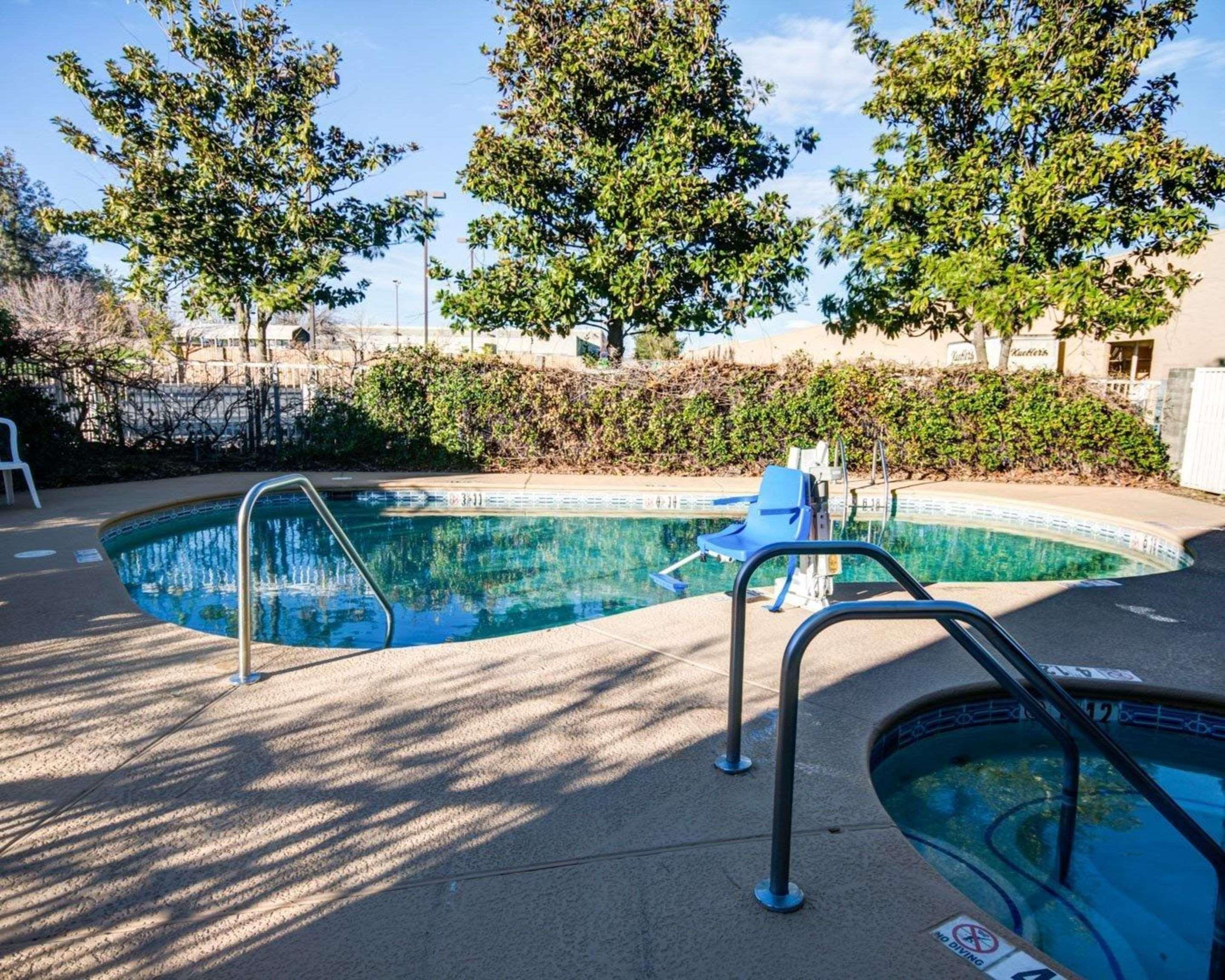 Comfort Inn Redding Near I-5 Екстериор снимка