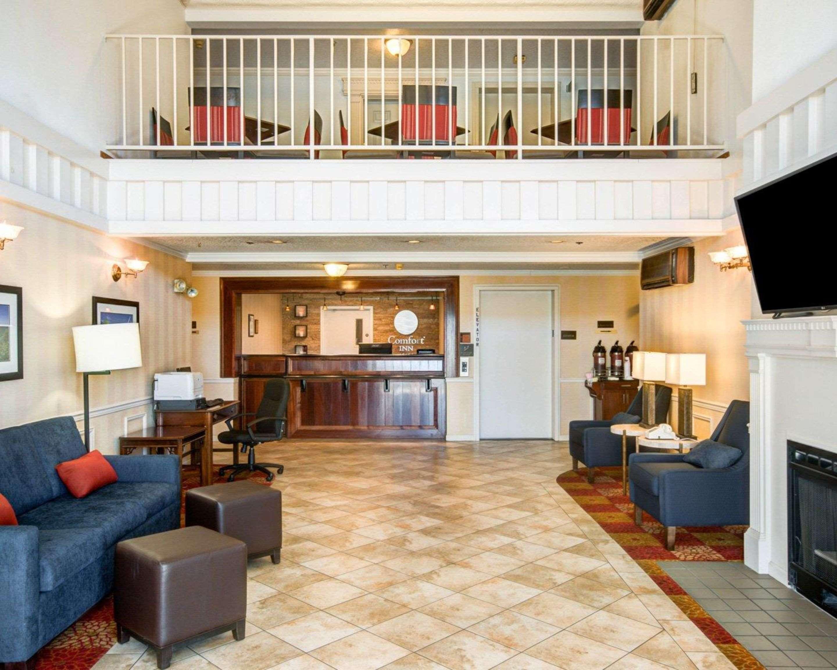 Comfort Inn Redding Near I-5 Екстериор снимка