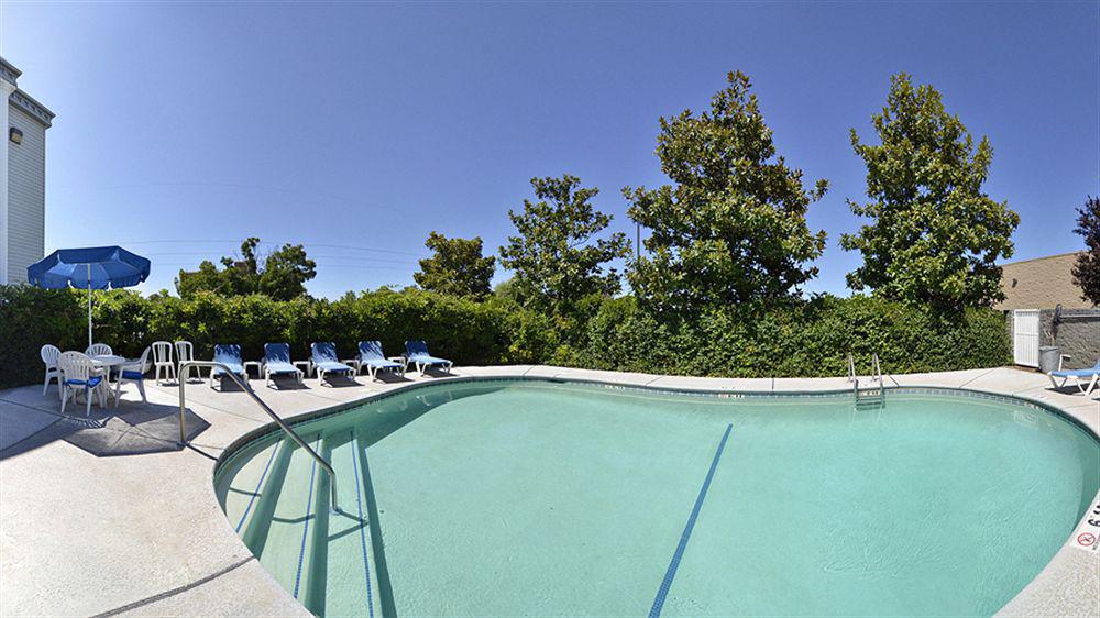 Comfort Inn Redding Near I-5 Екстериор снимка